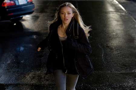 Clip: Amanda Seyfried On The Run From Police in GONE