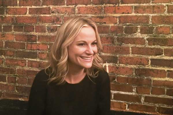 Amy Poehler’s 'Difficult People' Series Greenlight at Hulu