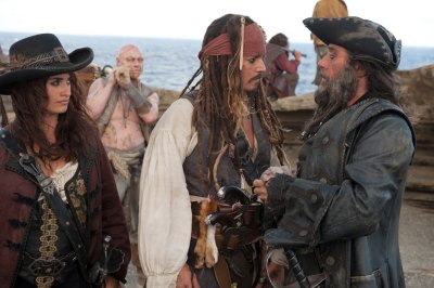 VIDEO: Captain Jack Sparrow Meets Blackbeard in PIRATES OF THE CARIBBEAN: ON STRANGER TIDES