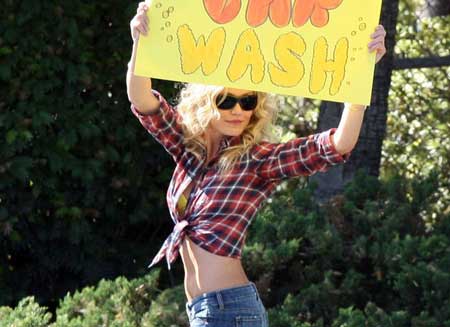 VIDEO: Cameron Diaz's Sexy Car Wash In BAD TEACHER