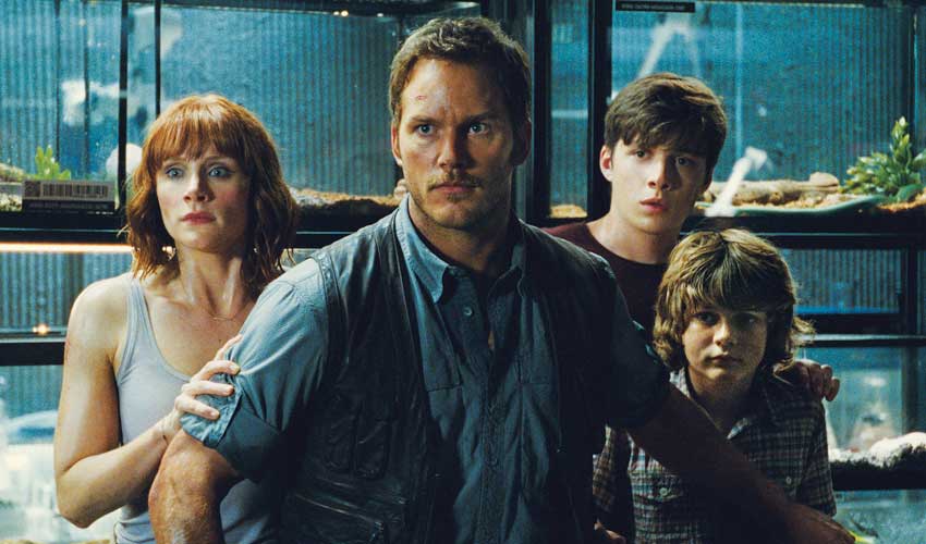 Exclusive: Chris Pratt Saves Reporter From Falling Speaker At Press Conference