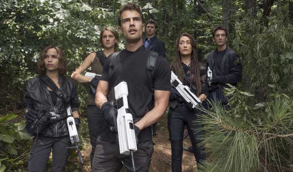 Shailene Woodley's Tris Shows Right Stuff in New 'Allegiant' Movie Clip