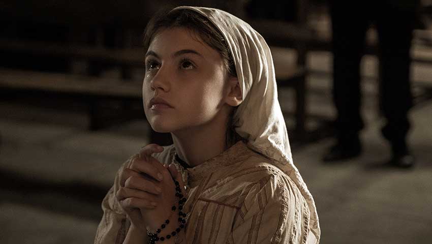Meet Young Actress From Religious Film 'Fatima,' Stephanie Gil