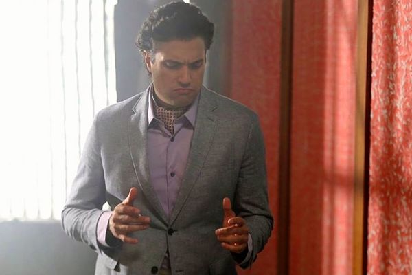 Jaime Camil on Jane the Virgin, Acting On An American Sitcom & Keeping His Salt & Pepper Hair (Video)