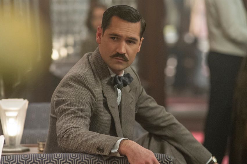 Manuel Garcia Rulfo Talks 'Murder On The Orient Express' and How The Large Cast Bonded