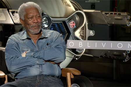 Oblivion Star Morgan Freeman’s Alternate Universe Would Include Living in Trees