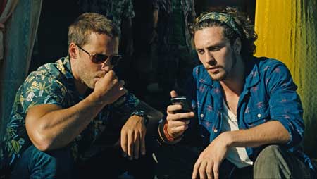 Savages-Taylor-Kitsch-Aaron-Johnson-movie-image