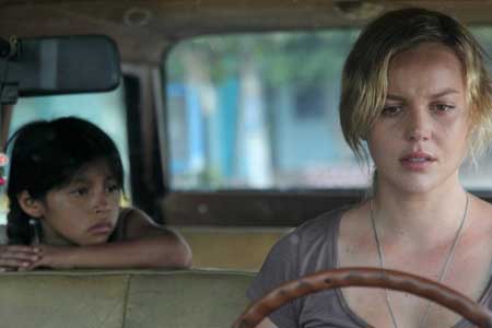 VIDEO: Mexico Transforms THE GIRL Star Abbie Cornish