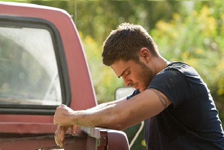 The-Lucky-One-Zac-Efron-movie-still