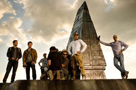 Transformers4-Mark-Wahlberg-Michael-Bay-on-set