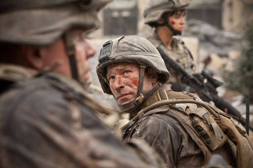 VIDEO: Aaron Eckhart Battles Alien Invaders