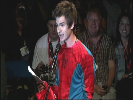 Amazing Spider-Man's Andrew Garfield Dons Halloween Spidey Costume  At Comic Con