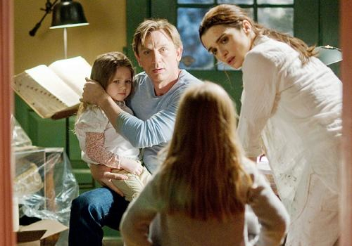 Movie Clip: Daniel Craig &amp; Rachel Weisz Play House in DREAM HOUSE