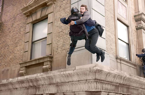 Movie Review: MAN ON THE LEDGE Should Take A Leap