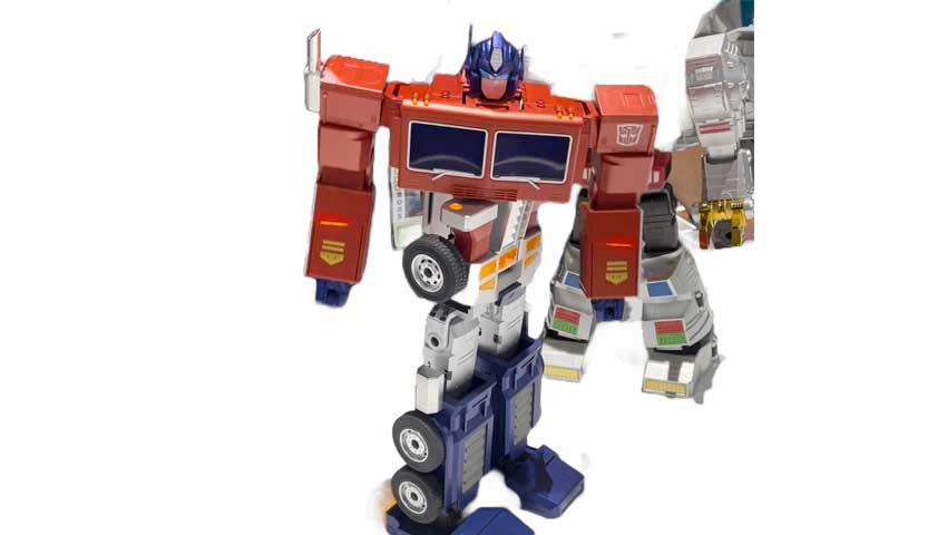 Video: Amazing Transforming Optimus Prime and Grimlock Robots