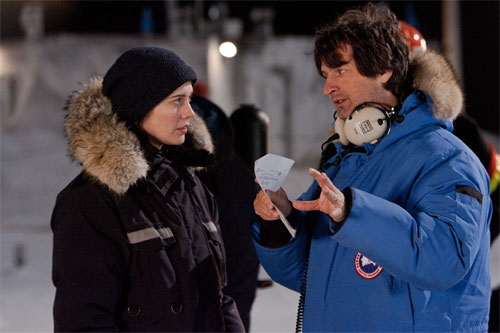 Mary Elizabeth Winstead, Matthijs Van Heijningenon set of THE THING 