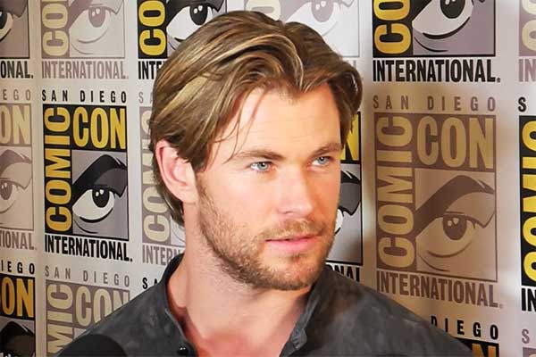 Chris-Hemsworth-Comic-Con-600