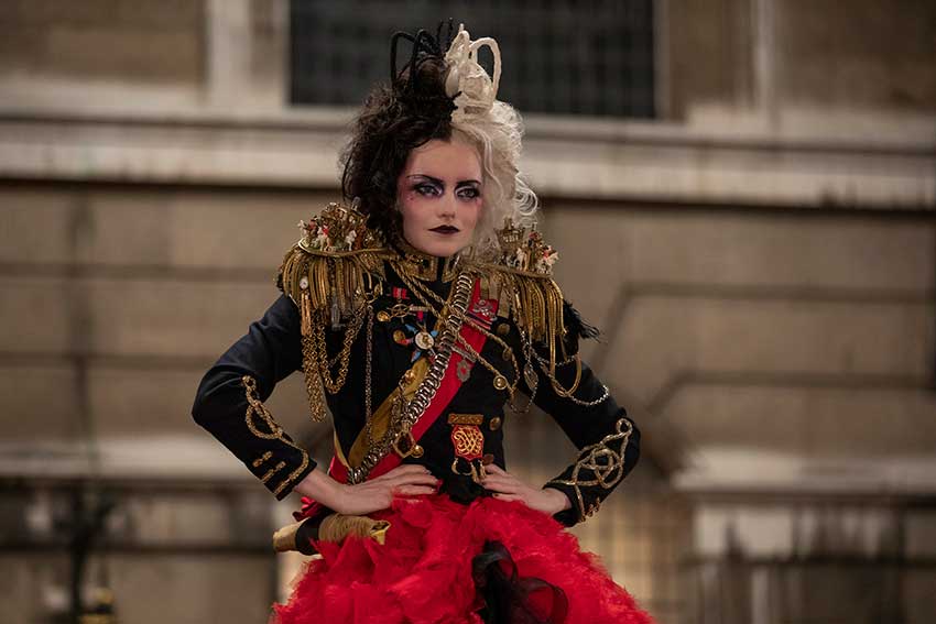 Cruella Emma Stone costumes