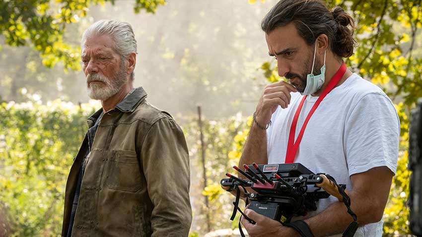 Dont Breathe 2 Stephen Lang and director Rodo Sayagues on set