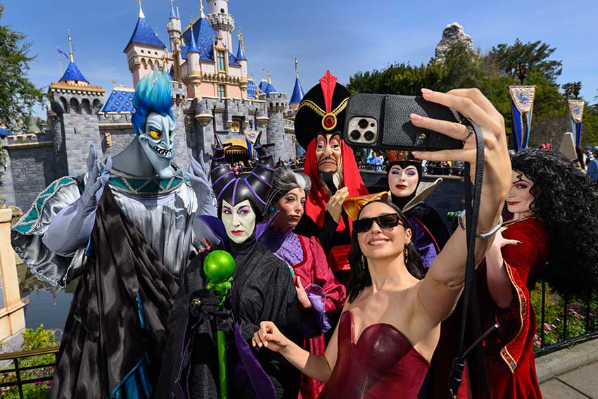 Gal Gadot Disneyland Snow White movie Disney villains