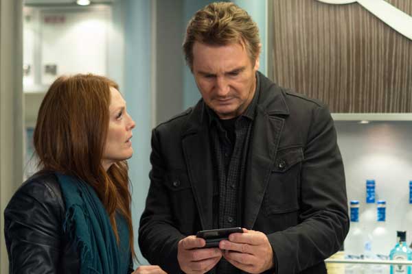 Non-Stop-movie-image-Julianne-Moore-Liam-Neeson