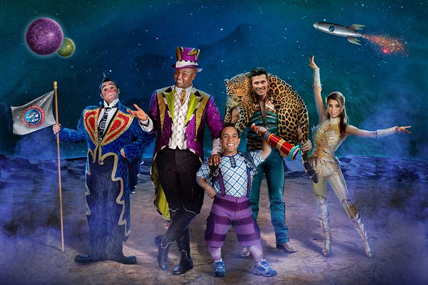 Ringling Bros Barnum & Bailey Show Out of This World Cast