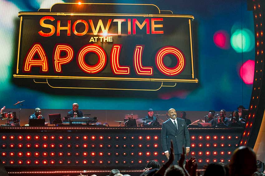 SHOWTIME AT THE APOLLO Host Steve Harvey in the “Week 3” episode of SHOWTIME AT THE APOLLO airing Thursday, March 15 (900-1000 PM ETPT) on FOX. CR FOX. © 2018  FOX Broadcasting Co.