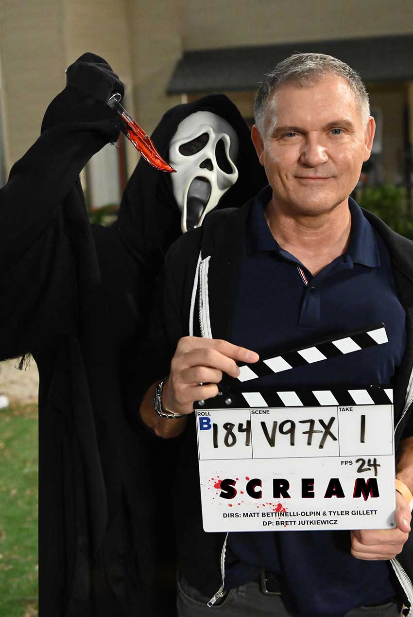 Scream 5 Kevin Williamson on set