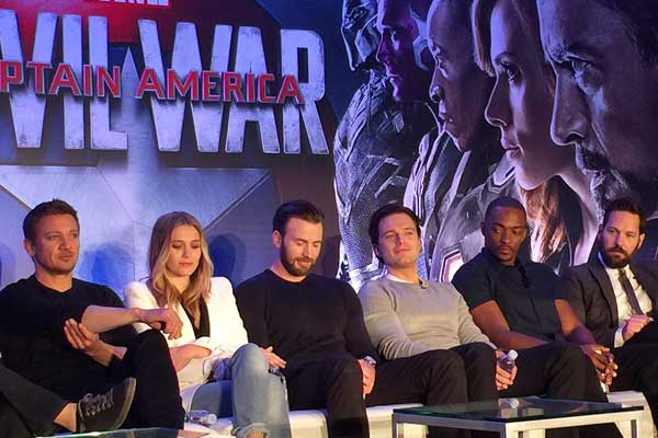 Team Captain America Chris Evans, Paul Rudd, Sebastian Stan, Anthony Mackie, Jeremy Renner, Elizabeth Olsen