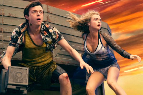 Dane DeHaan and Cara Delevingne in VALERIAN AND THE CITY OF A THOUSAND PLANETS