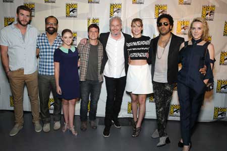 THE HUNGER GAMES: CATCHING FIRE New Movie Trailer