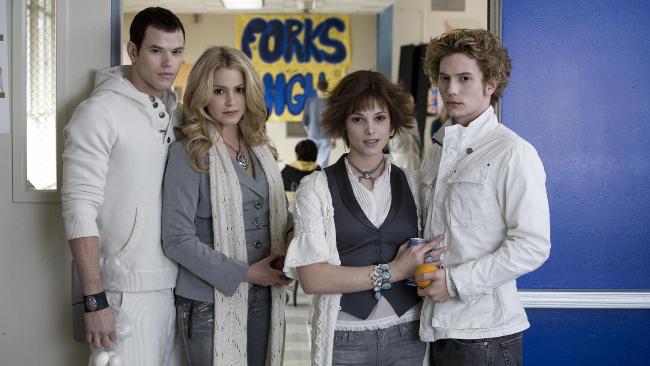 twilight-kellan-lutz-ashley-greene
